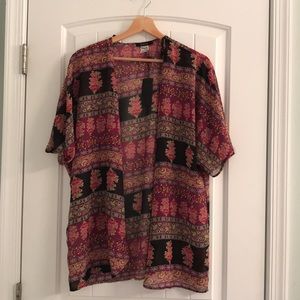 Short sleeve shawl